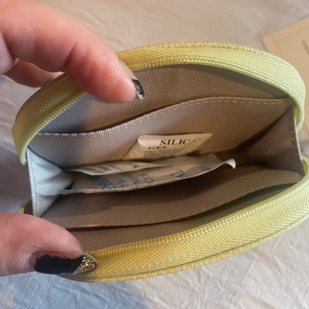 NWT Thirty-one Half-moon Card Wallet - Picture 4 of 4